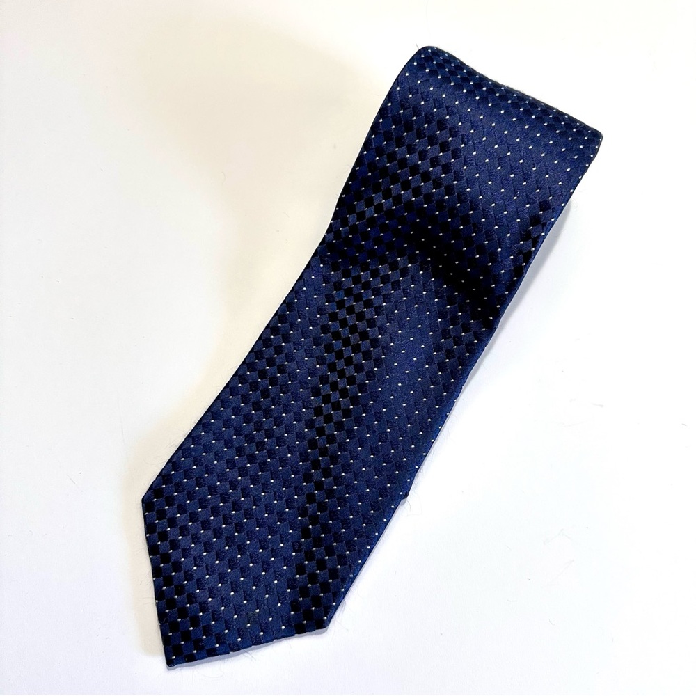Donald J Trump Signature Collection Silk Tie Navy White